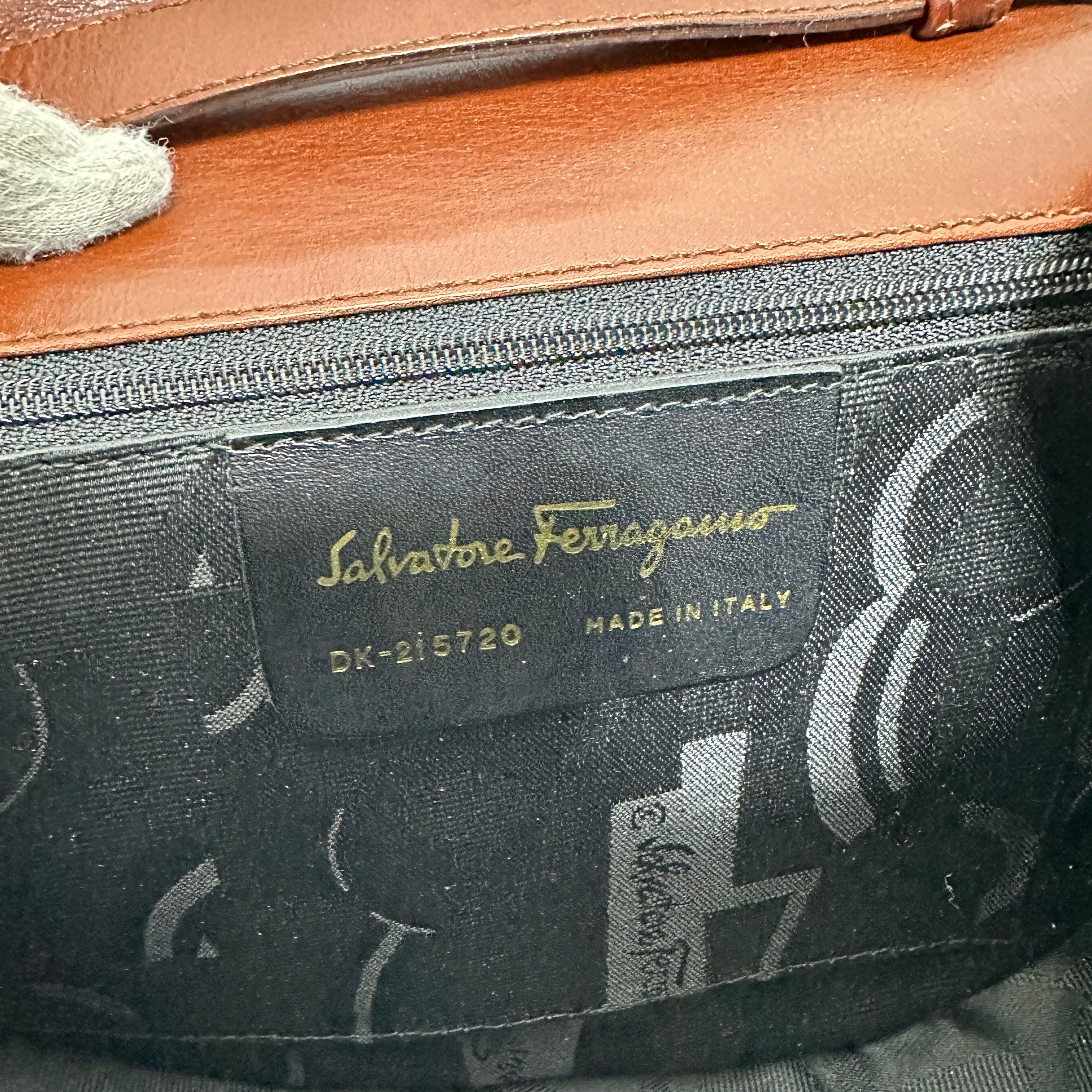 Salvatore Ferragamo フェラガモ ショルダーバッグ