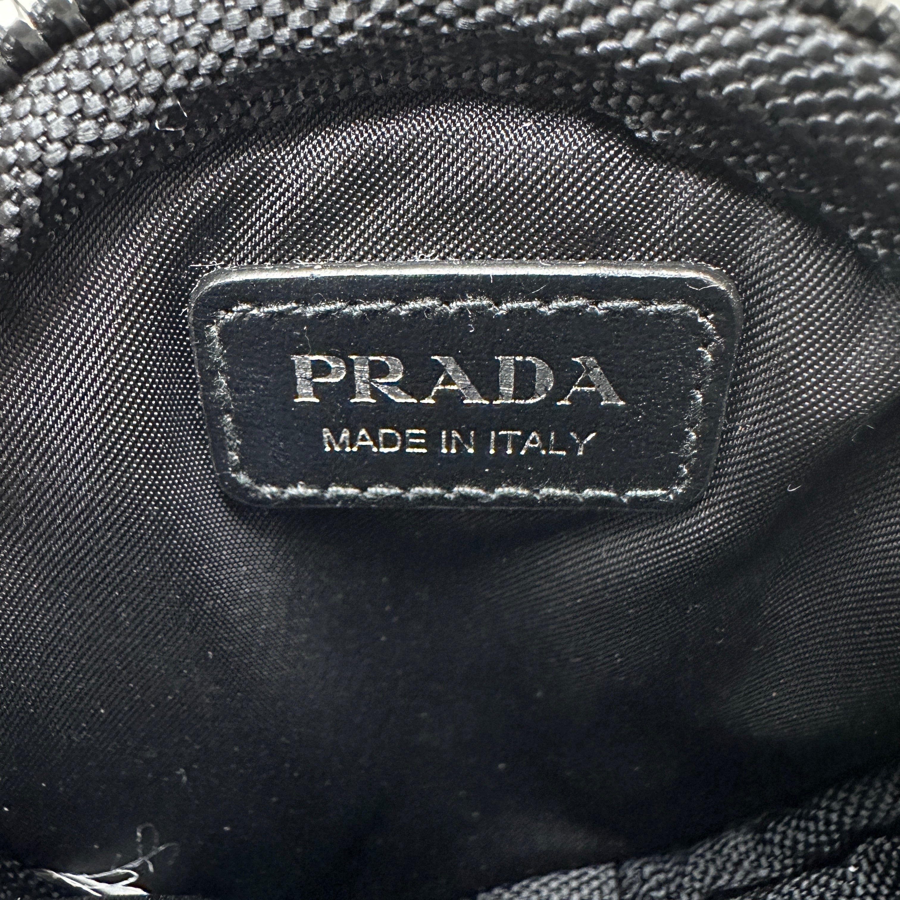 PRADA プラダ テスート ラウンドショルダーポーチ