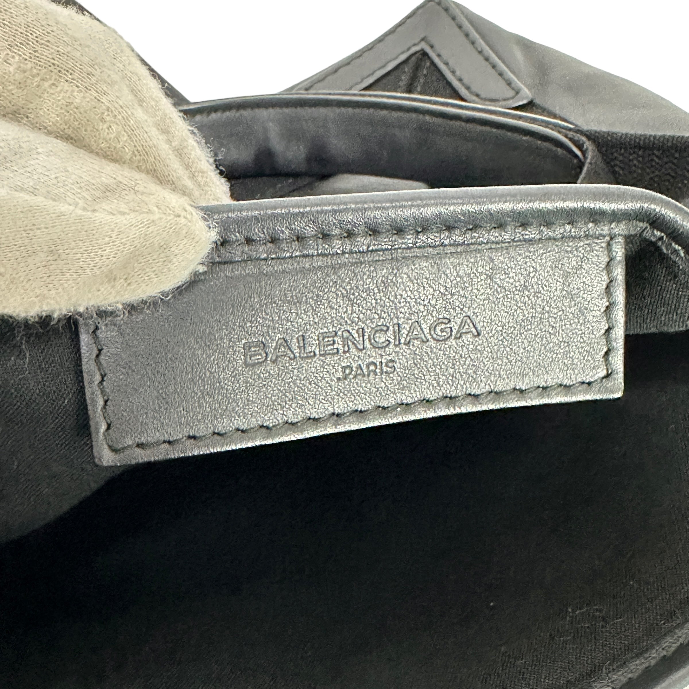 BALENCIAGA バレンシアガ ネイビーカバスXS